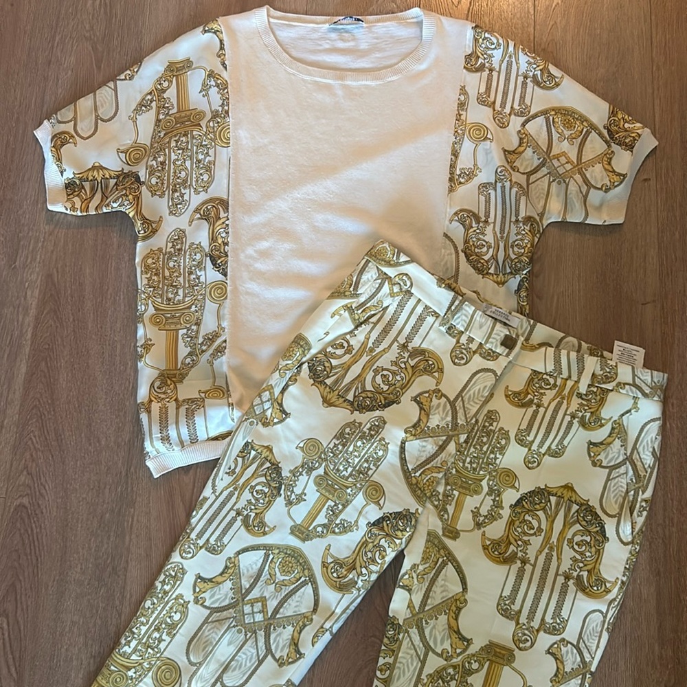 Gorgeous Authentic vintage Versace collection two-piece size 6